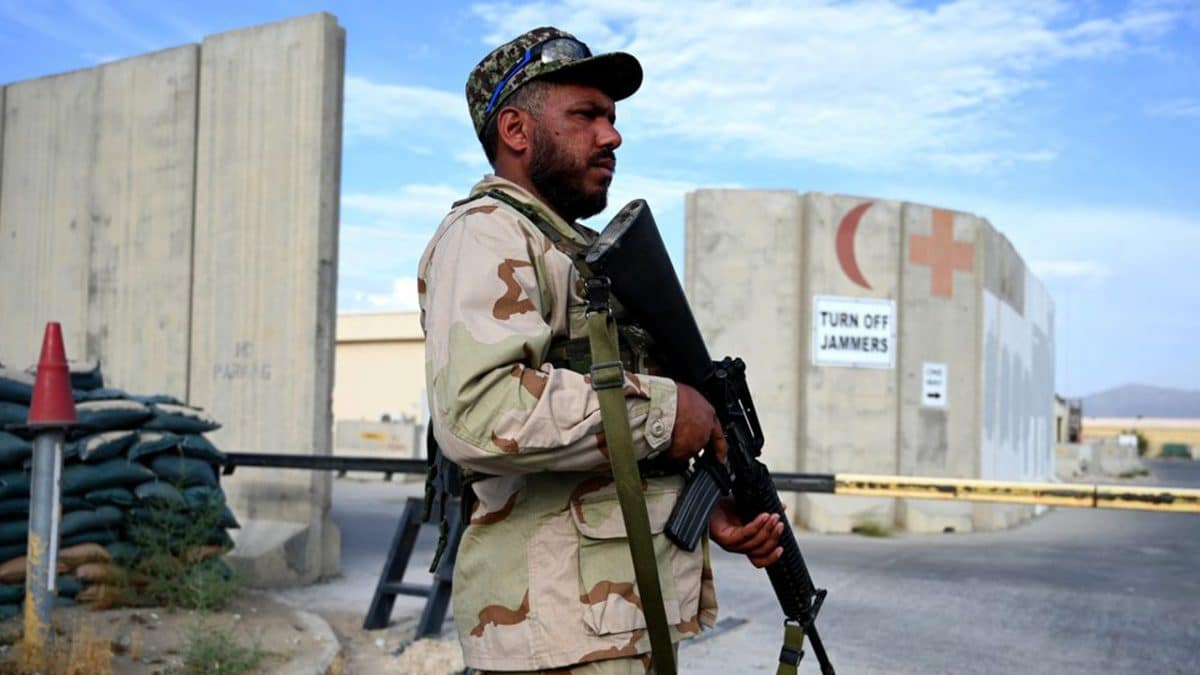 Départ du personnel militaire étranger : les talibans demandent la réouverture de l’ambassade de France !