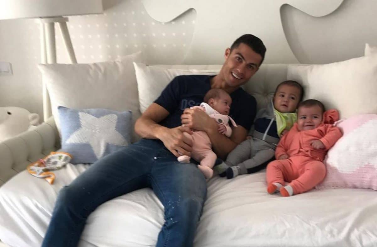 Cristiano Ronaldo sera encore papa, la superstar du foot et sa femme attendent des jumeaux !