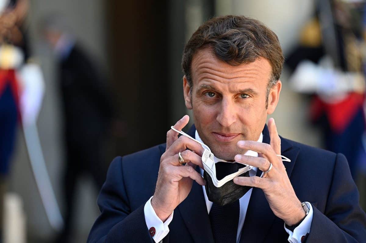 Hollande tire à boulets rouges sur Macron, l’ancien président traite l’actuel de voyageur sans boussole !