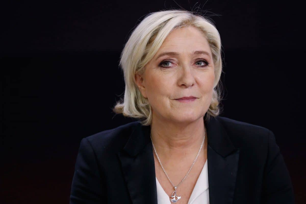 Marine Le Pen sur les fronts de la politique internationale, les yeux doux à Budapest ! 