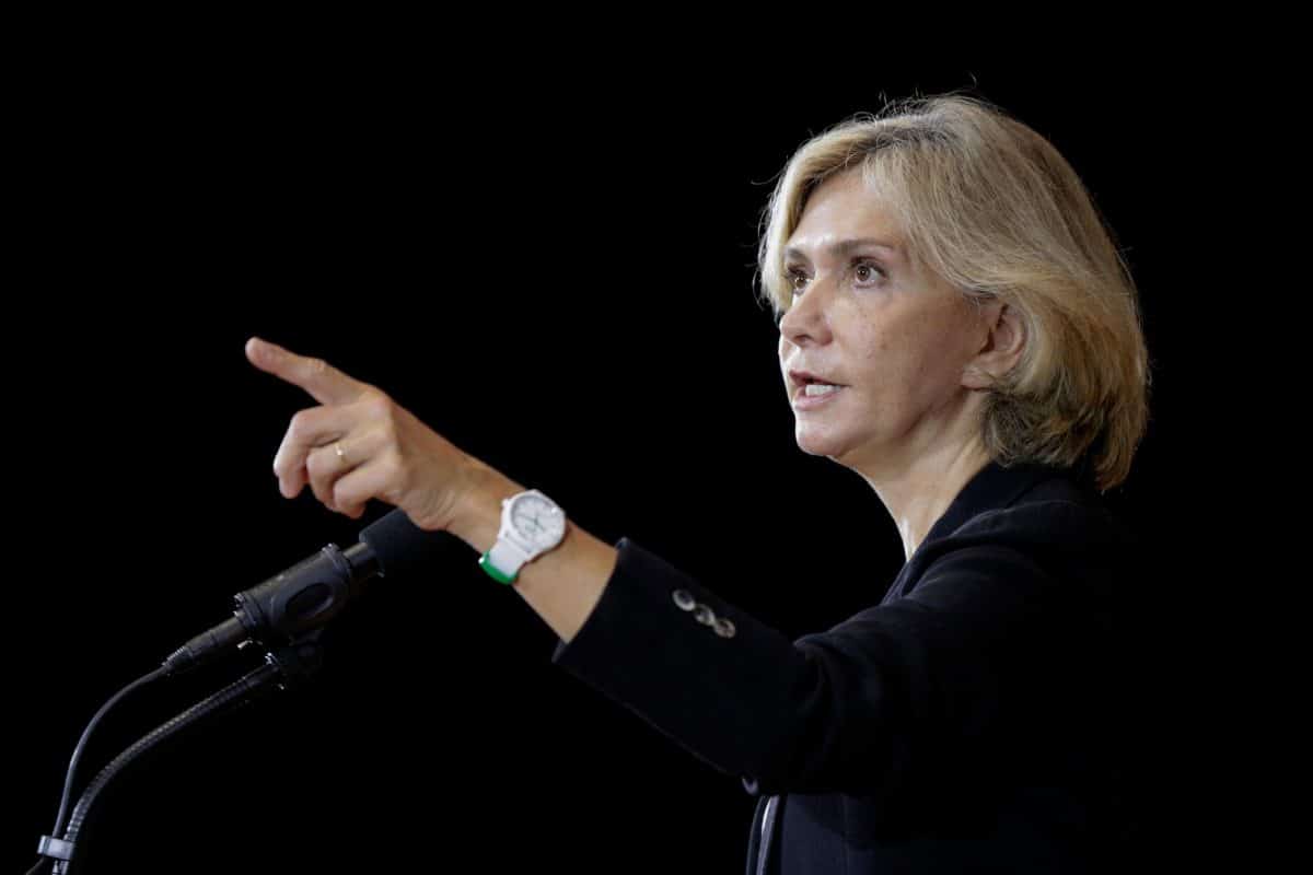 La candidate Valérie Pécresse veut supprimer 150 000 postes dans l’administration publique ! 