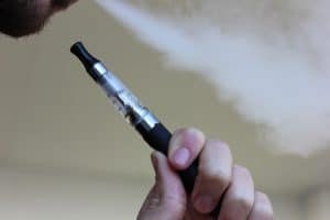 Cigarettes électroniques : les dangers liés à leur utilisation