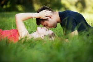 Le Date Stacking : la méthode virale du moment pour célibataires