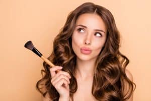 Maquillage : comment trouver les produits adaptés à votre teint et votre type de peau