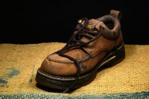 Les normes de sécurité pour les chaussures de travail : ce qu’il faut savoir
