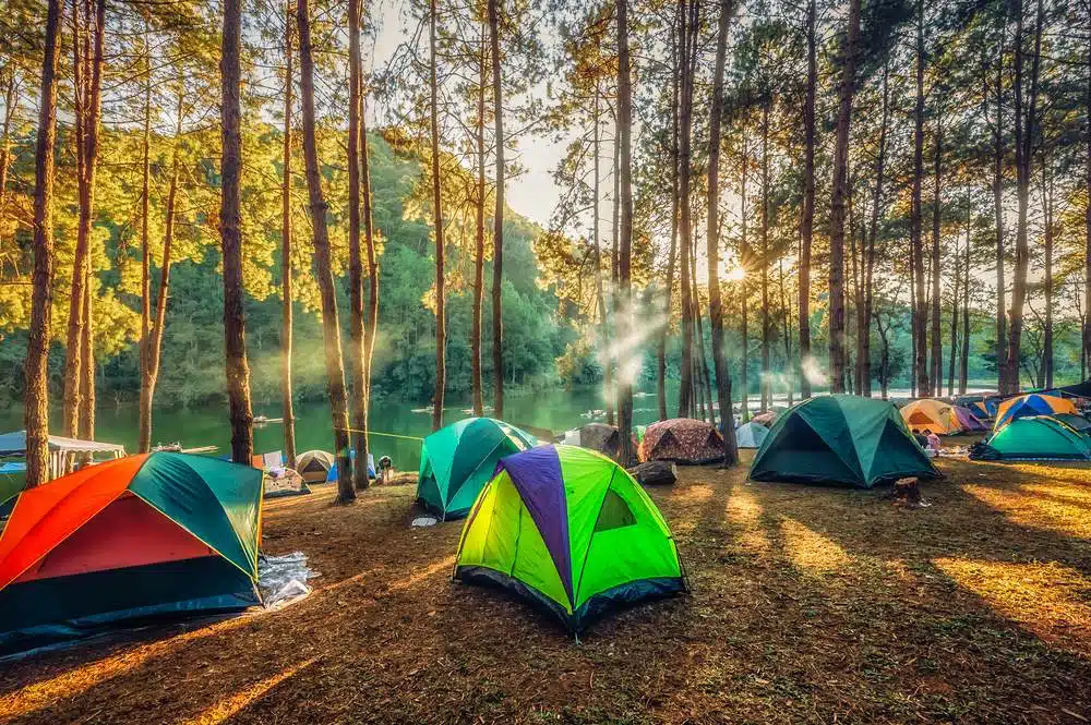 Changer d'air sans se ruiner nos astuces pour un week-end camping économique