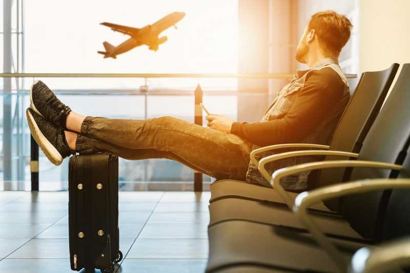 Comment économiser sur les billets d'avion les astuces des voyageurs d'expérience
