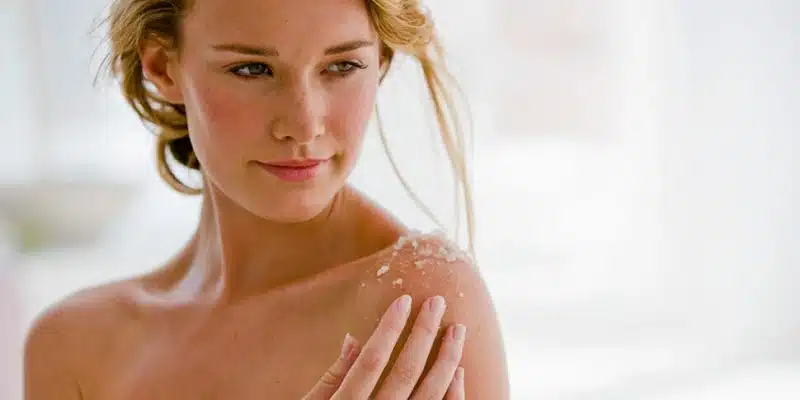 L'exfoliation pour un bronzage impeccable astuces et conseils à suivre