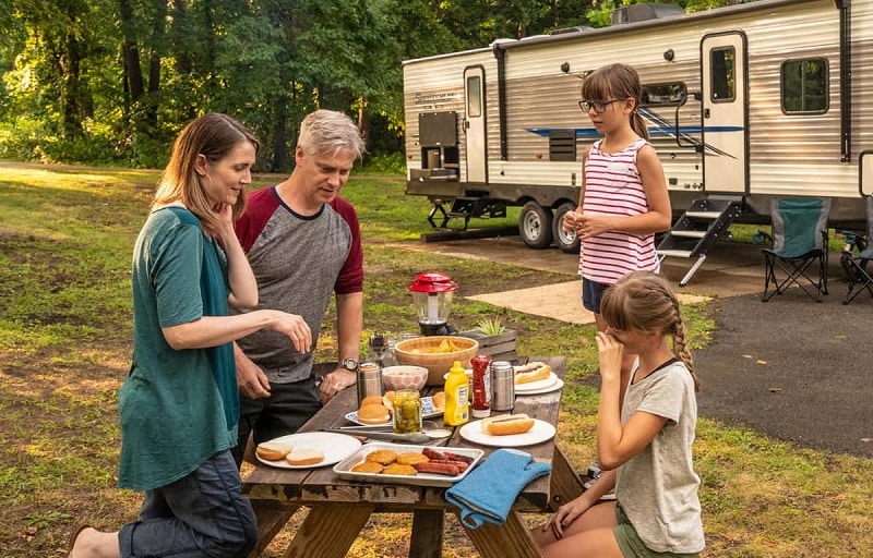 Vacances en camping économiser sans sacrifier le confort