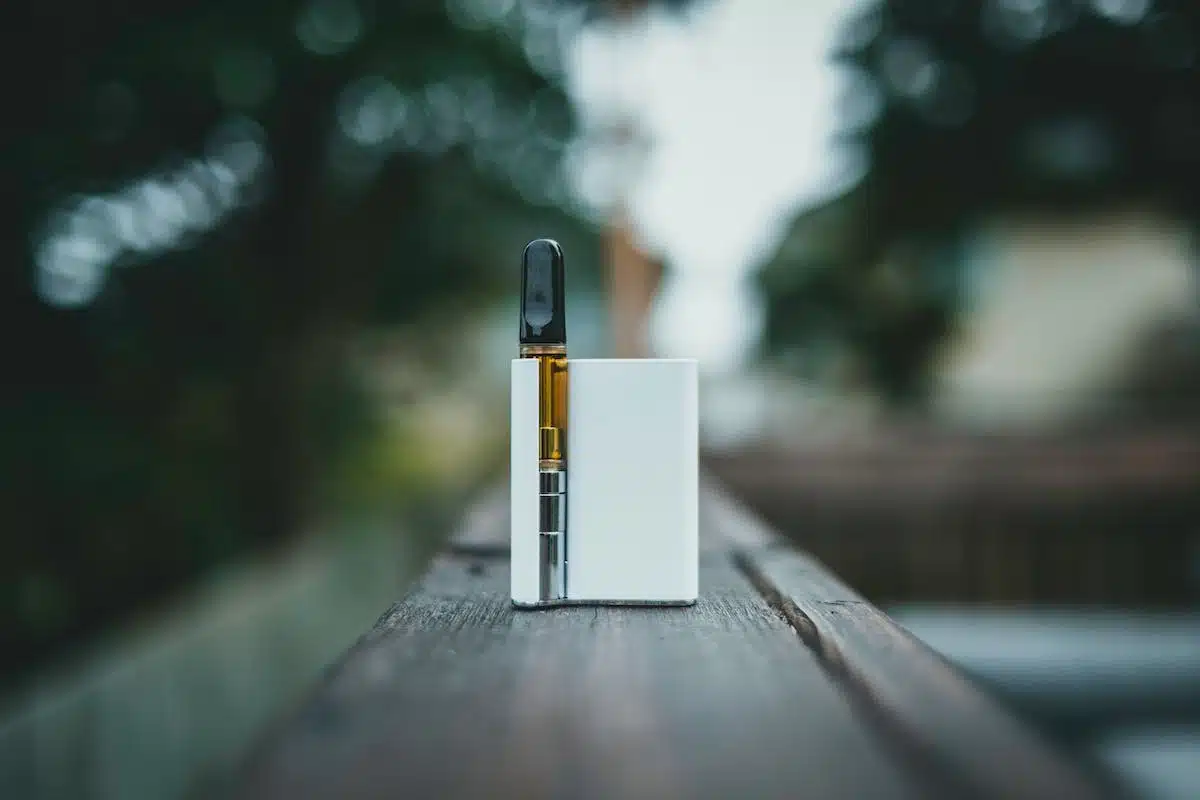 vendeur  e-cigarette