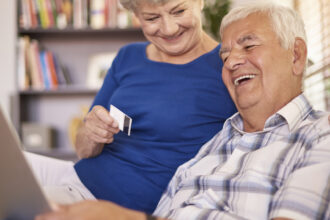 Comment choisir un comparateur de mutuelle senior fiable ?